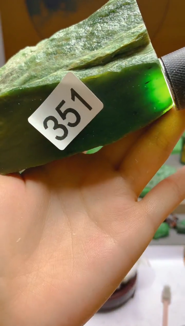 和田玉（碧玉）未镶嵌珠宝半成品351