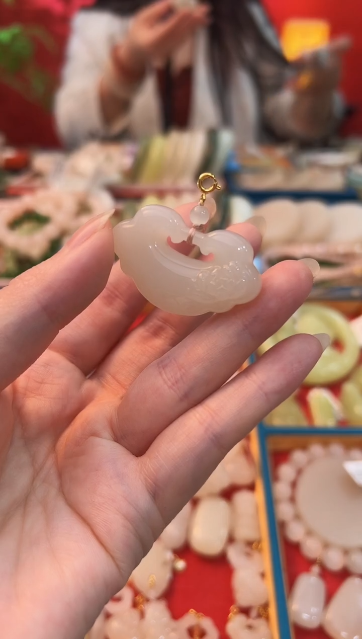 【闪购商品】和田玉吊坠未镶嵌藕粉大号如意锁