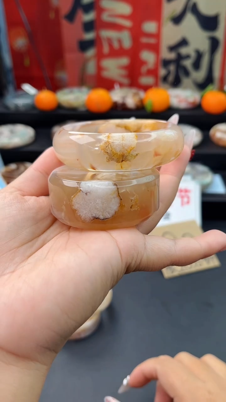 【闪购商品】石英质玉手镯未镶嵌赠送镯心（58圈口）无证书