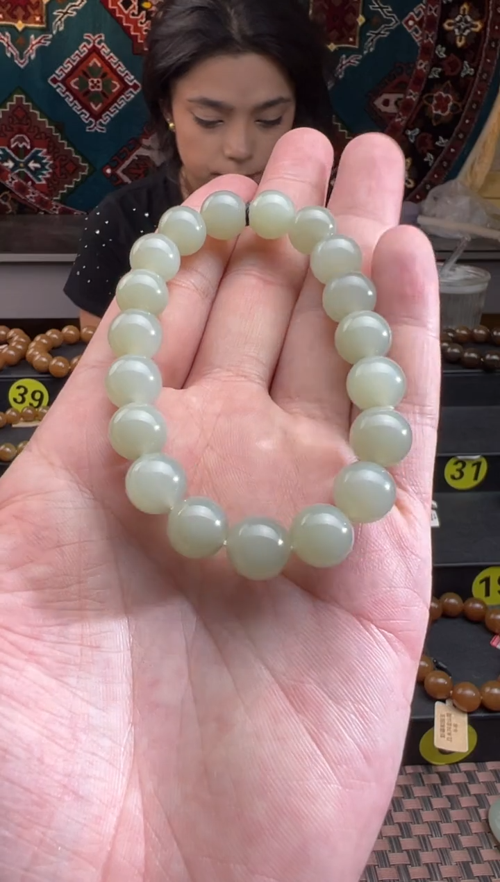 手串未镶嵌和田玉斯**塞且末料青白玉手串卡10 （80分）