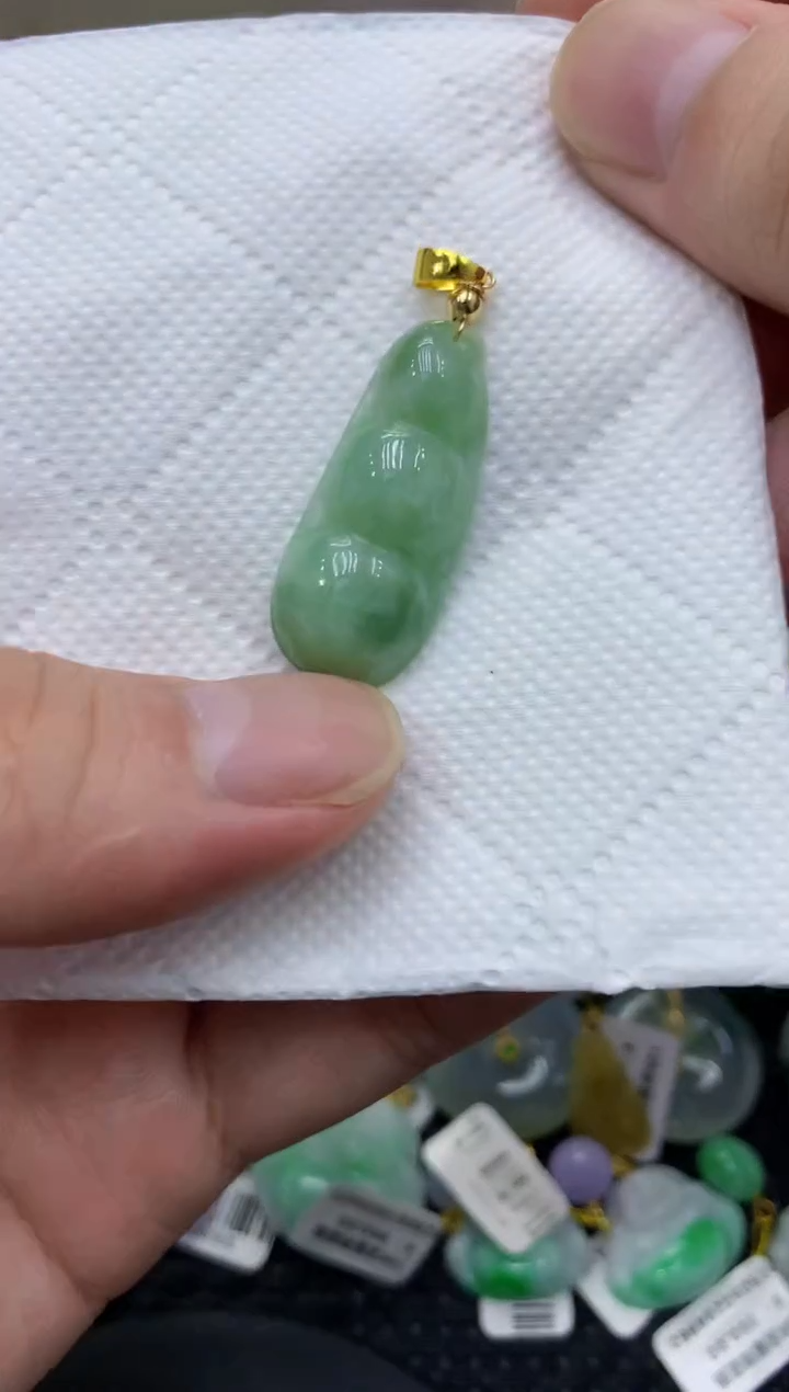 颈饰未镶嵌翡翠天然缅甸翡翠A货
