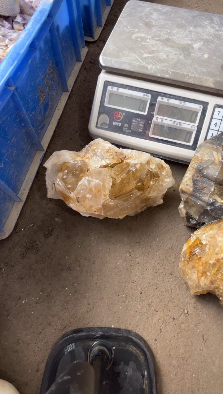 水晶珠宝半成品未镶嵌深***海天然闪灵水晶原石拍3单99发1