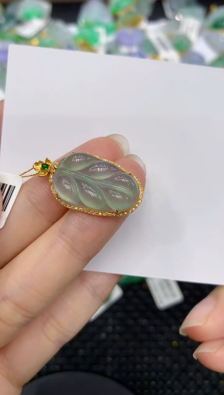 【闪购商品】翡翠颈饰18K金镶嵌8888888888