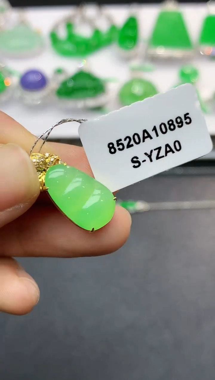 【闪购商品】翡翠吊坠(不含链)18K金镶嵌2649