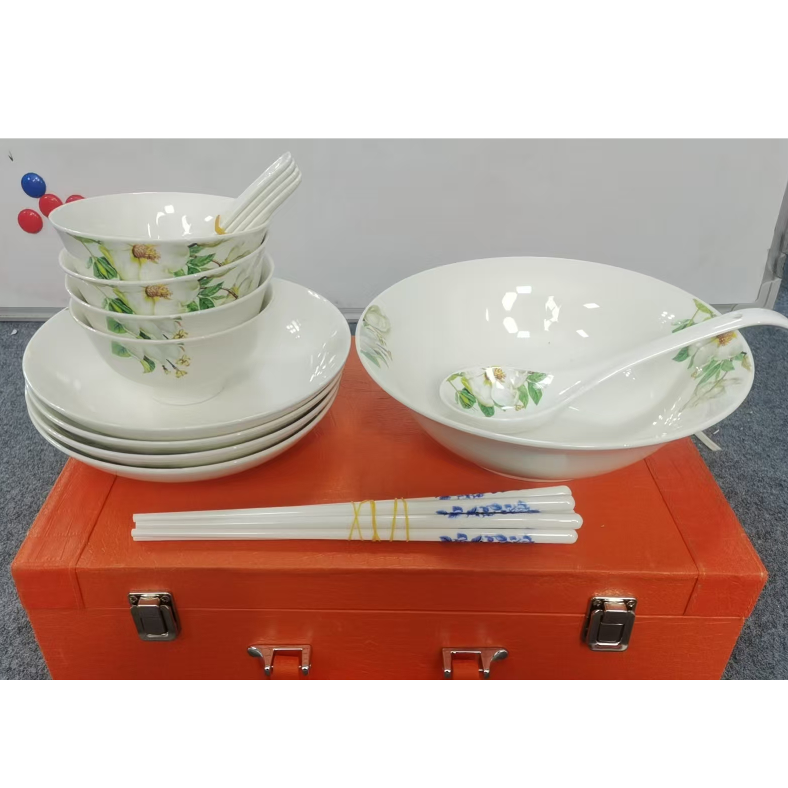 景德镇/陶瓷/5A级18头餐具套组带礼盒