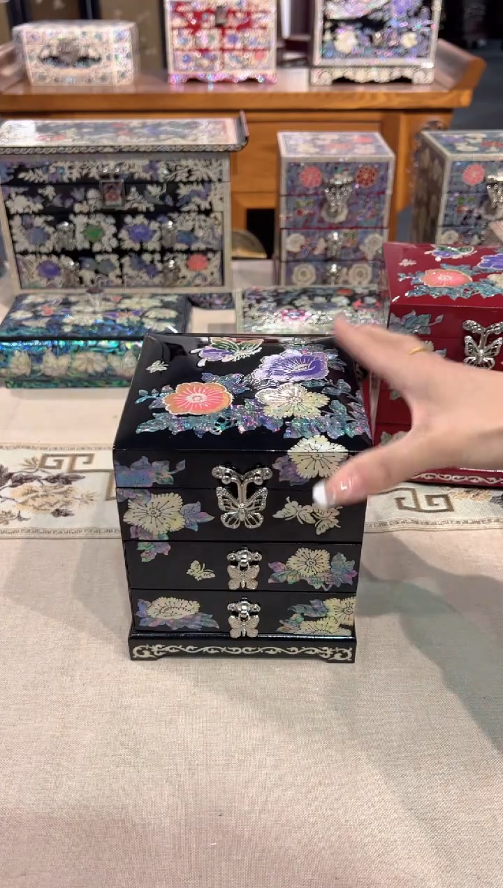 【闪购商品】三层柜式·弘贝雅螺钿漆器文化馆