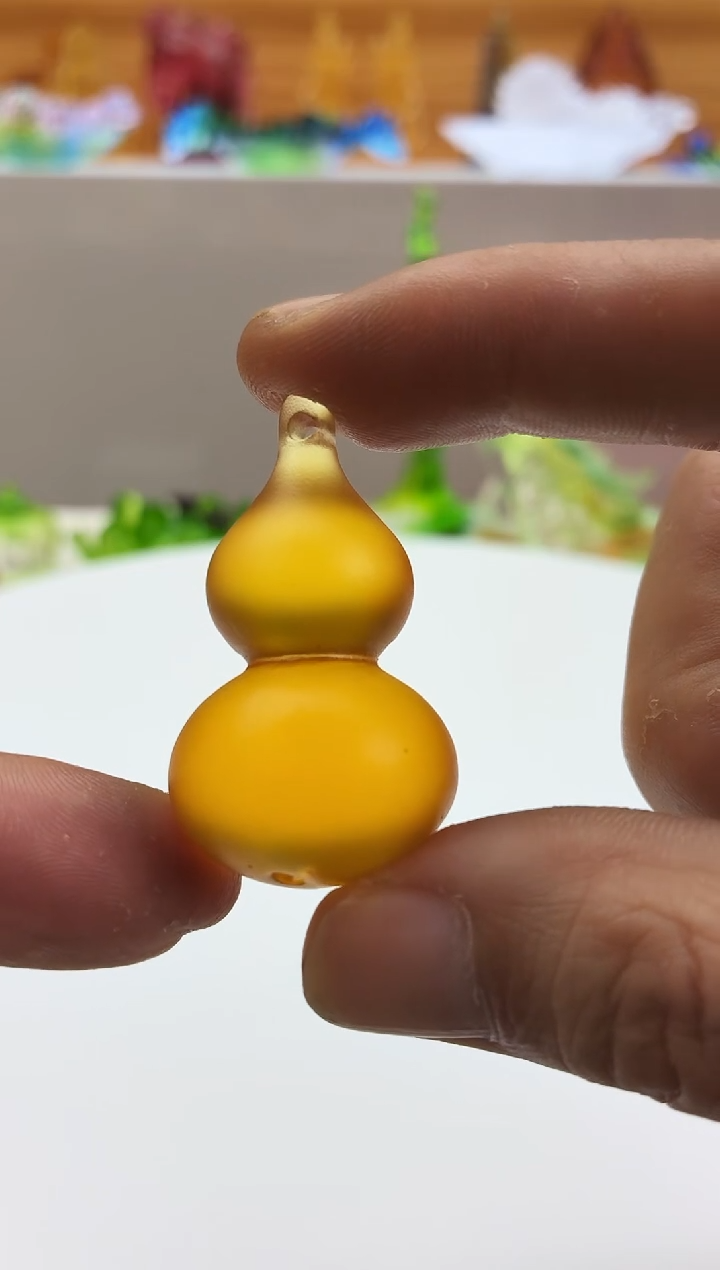 手工艺品琉璃琥珀色葫芦吊坠4.5公分