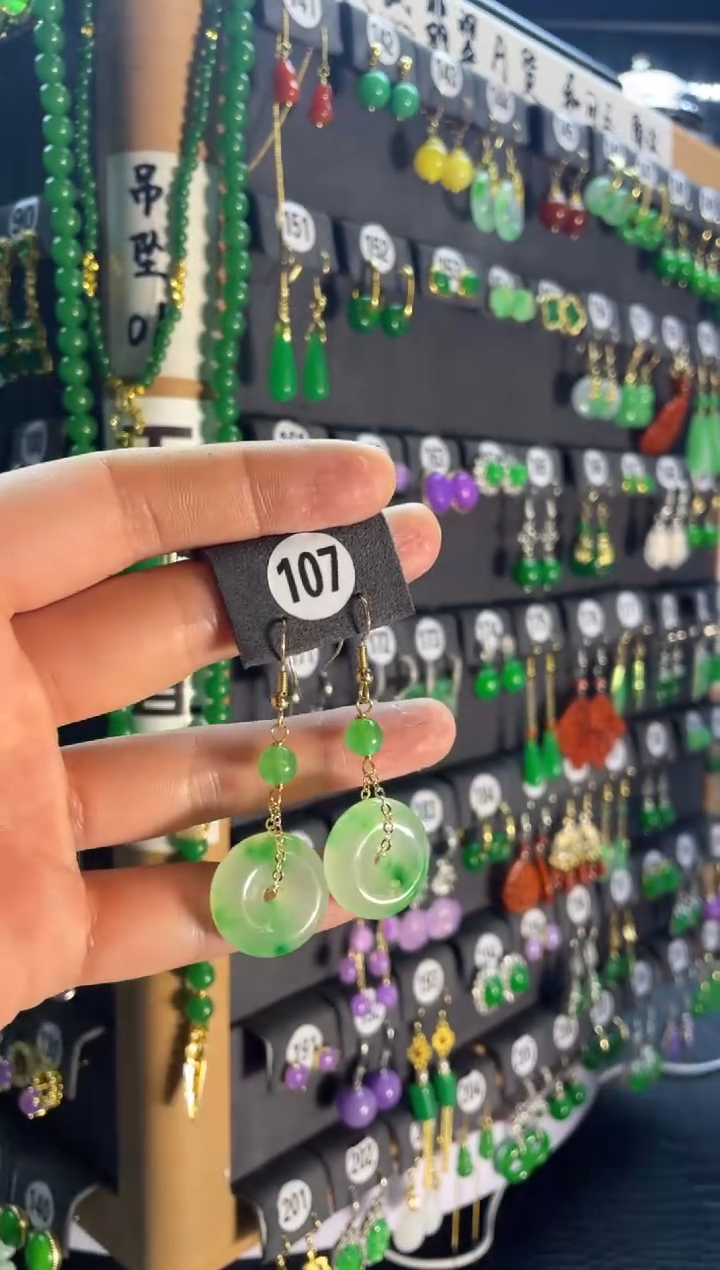 【闪购商品】翡翠耳饰银S925镶嵌107....