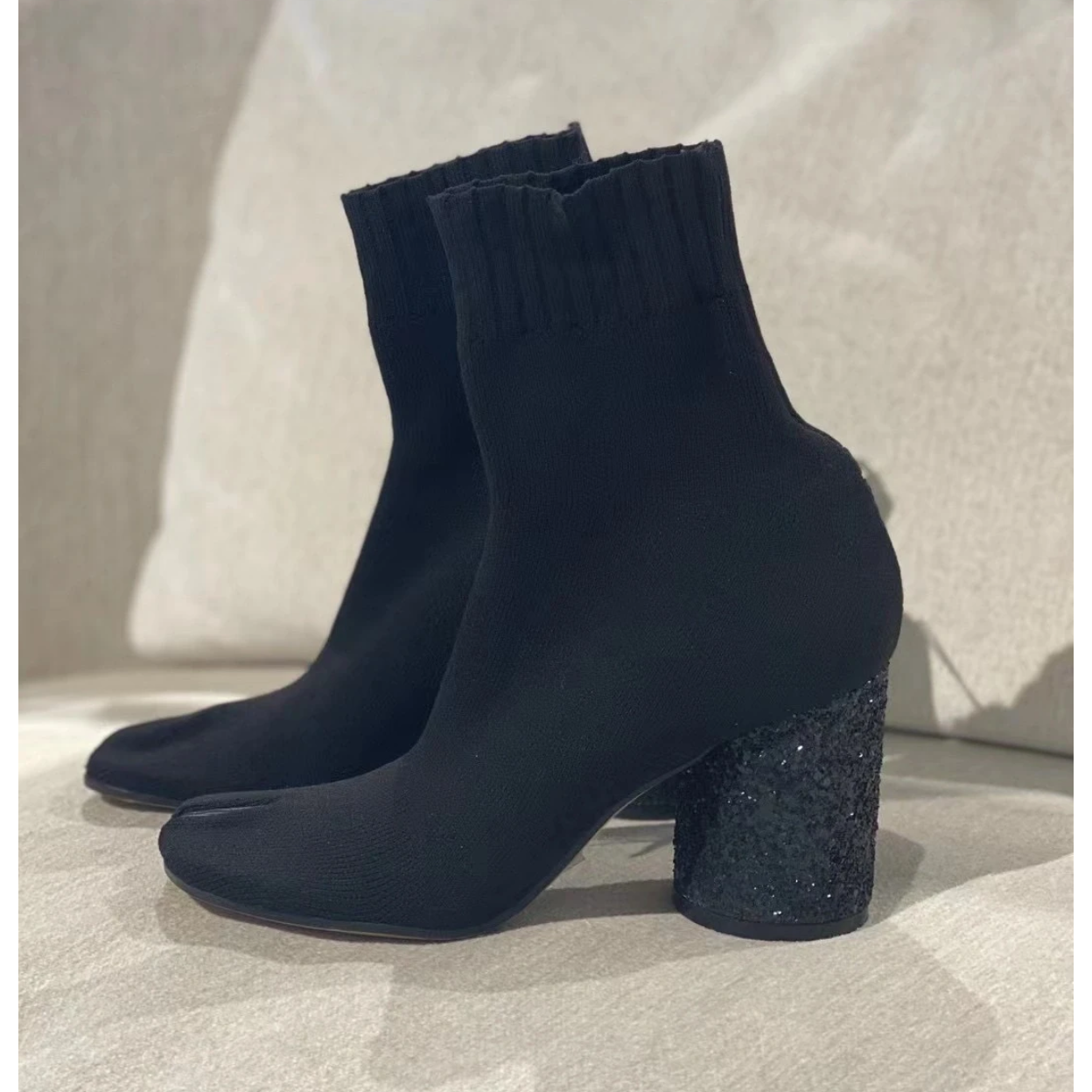未使用 Alexander McQueen/亚历山大·麦昆 马吉拉黑色袜靴 38