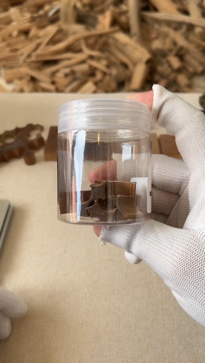 檀香木其他正区老山檀 虫漏 车珠碎料 10克