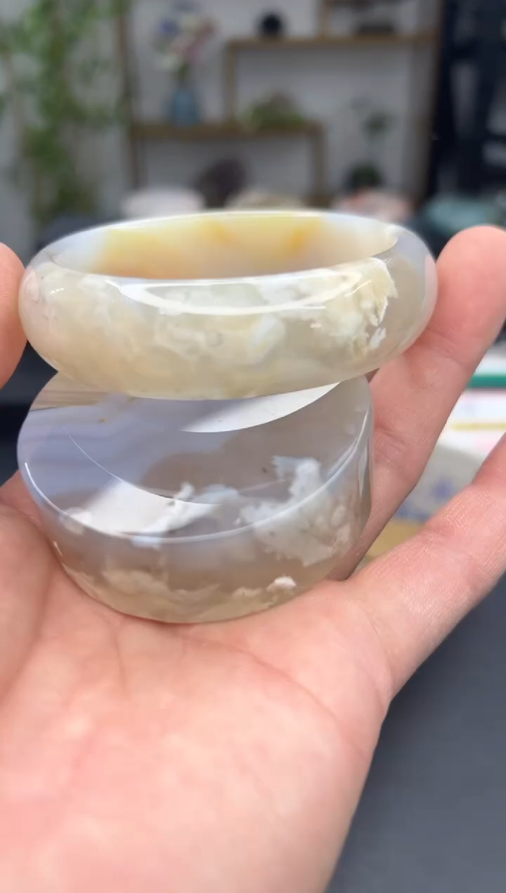 【闪购商品】石英质玉手镯未镶嵌2280(62圈赠送镯心)