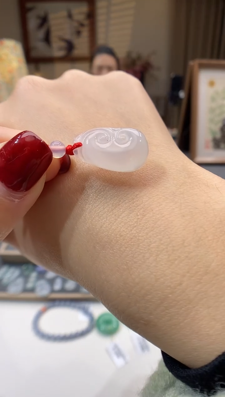 【闪购商品】翡翠颈饰未镶嵌如意