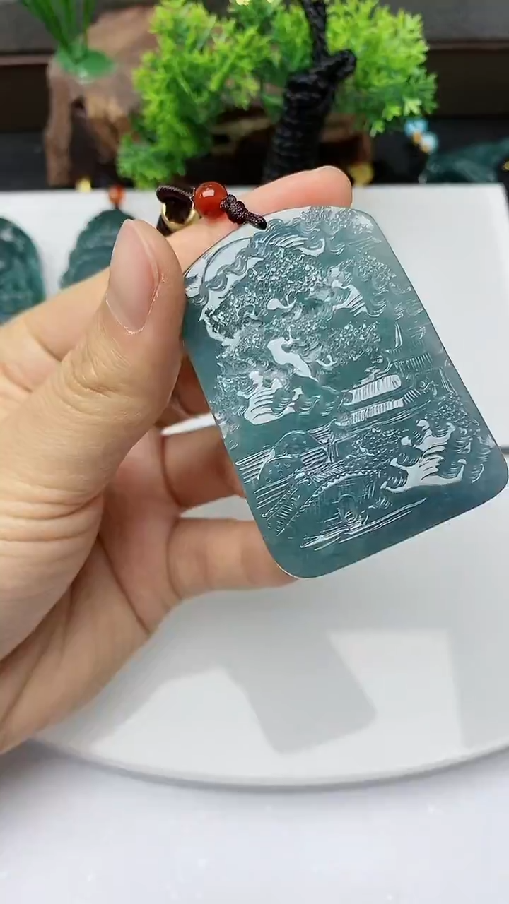 【闪购商品】翡翠颈饰未镶嵌         