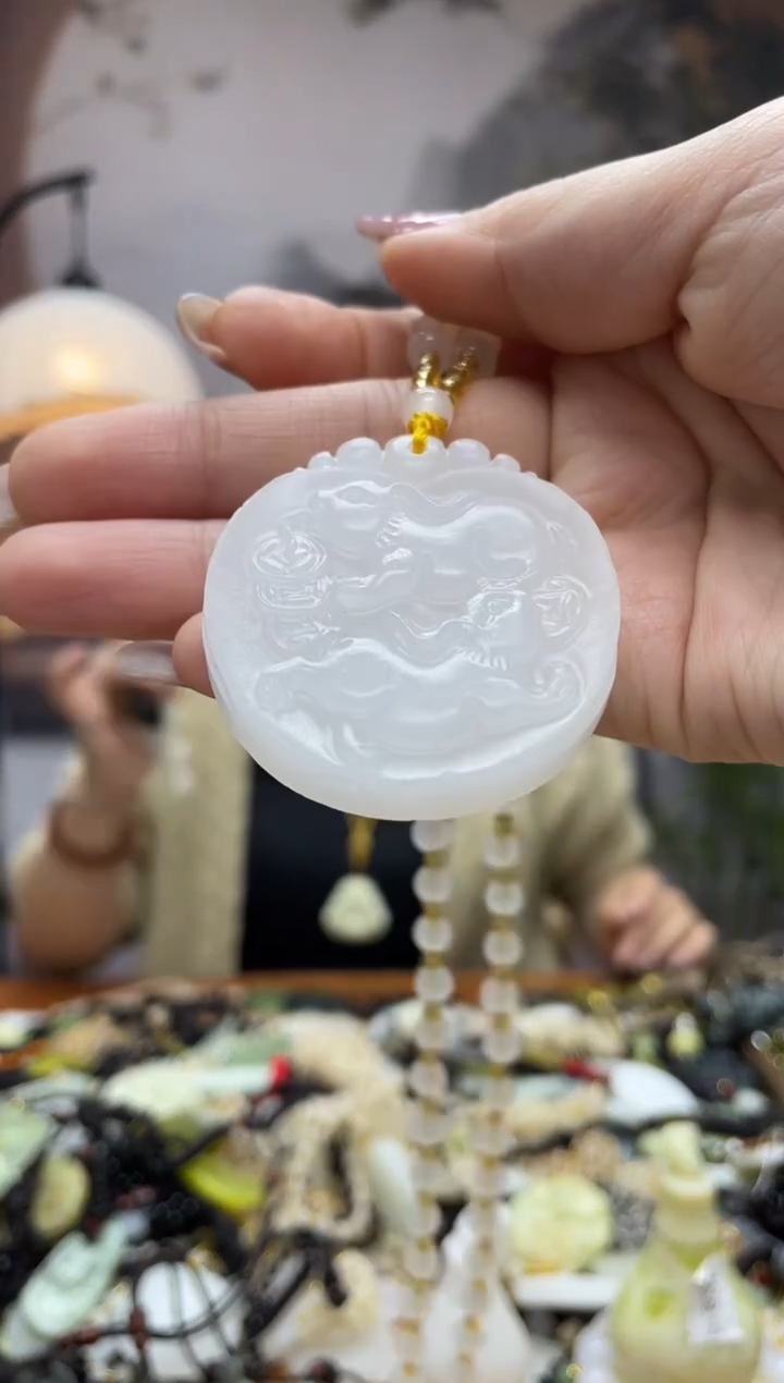 未镶嵌岫玉吊坠·