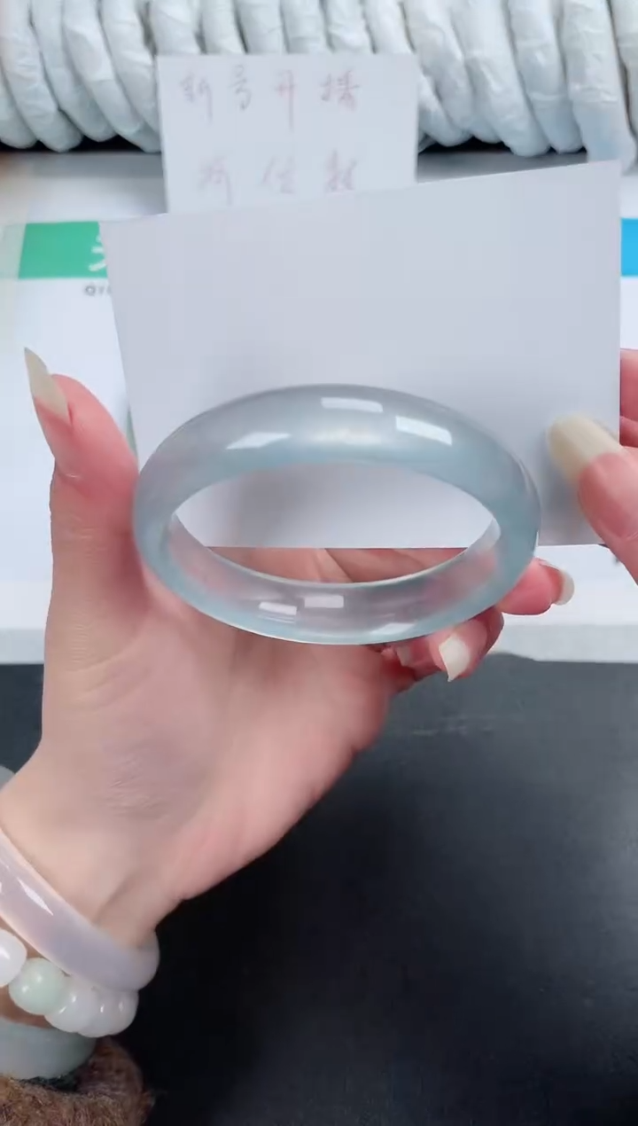 【闪购商品】石英质玉手镯未镶嵌228-58.2