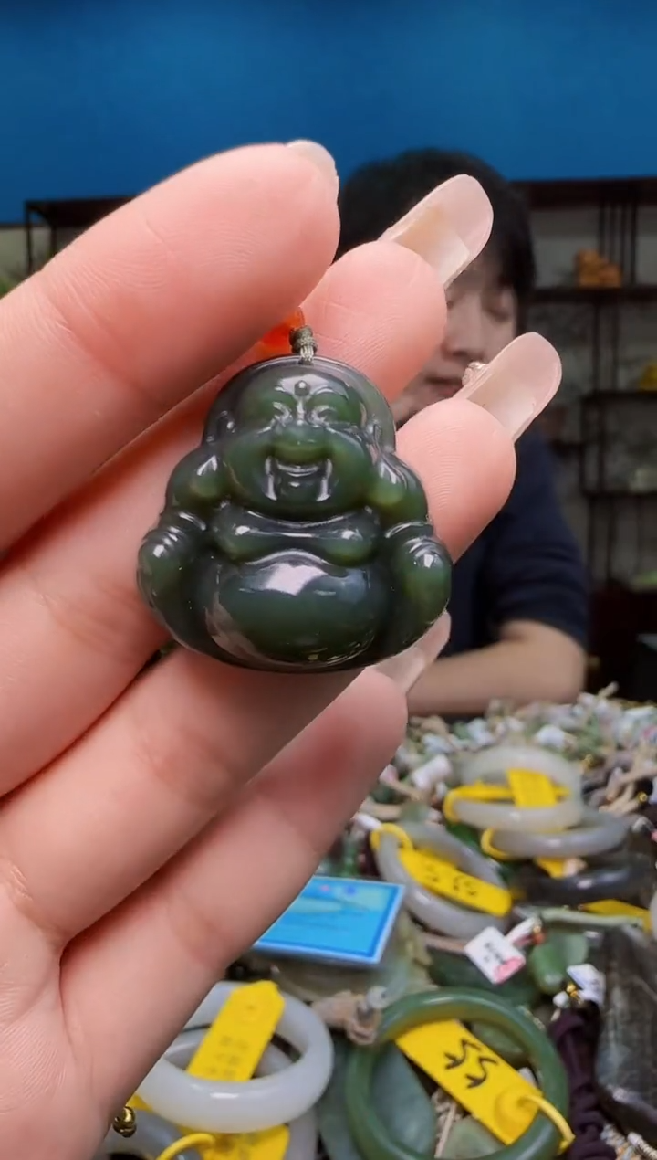 颈饰未镶嵌和田玉1