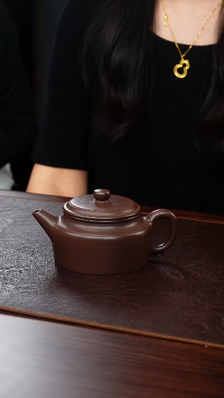 茶壶紫砂侯峰底槽清矮德钟210cc