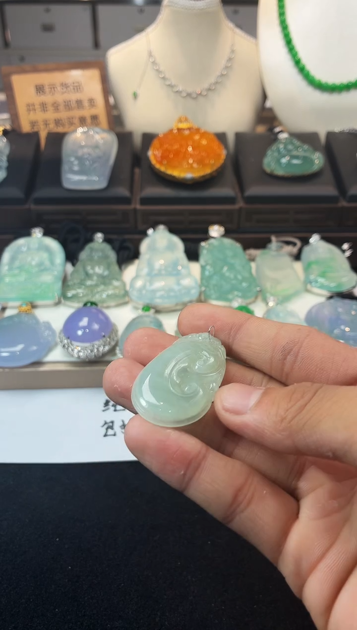 未镶嵌定制翡翠李****师  S毛货不退不换