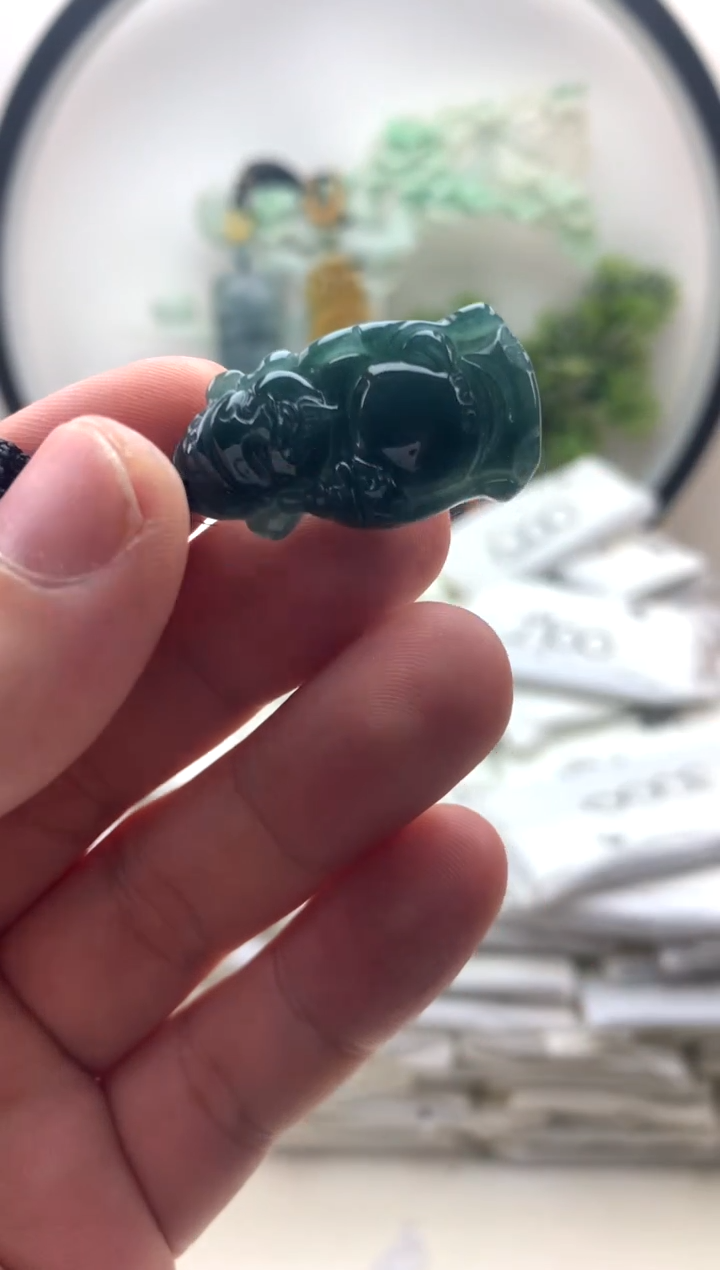 颈饰未镶嵌翡翠小财神