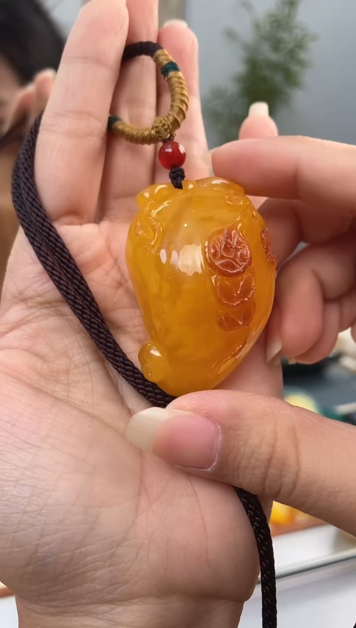 【闪购商品】琥珀裸石未镶嵌天然琥珀蜜蜡雕刻件