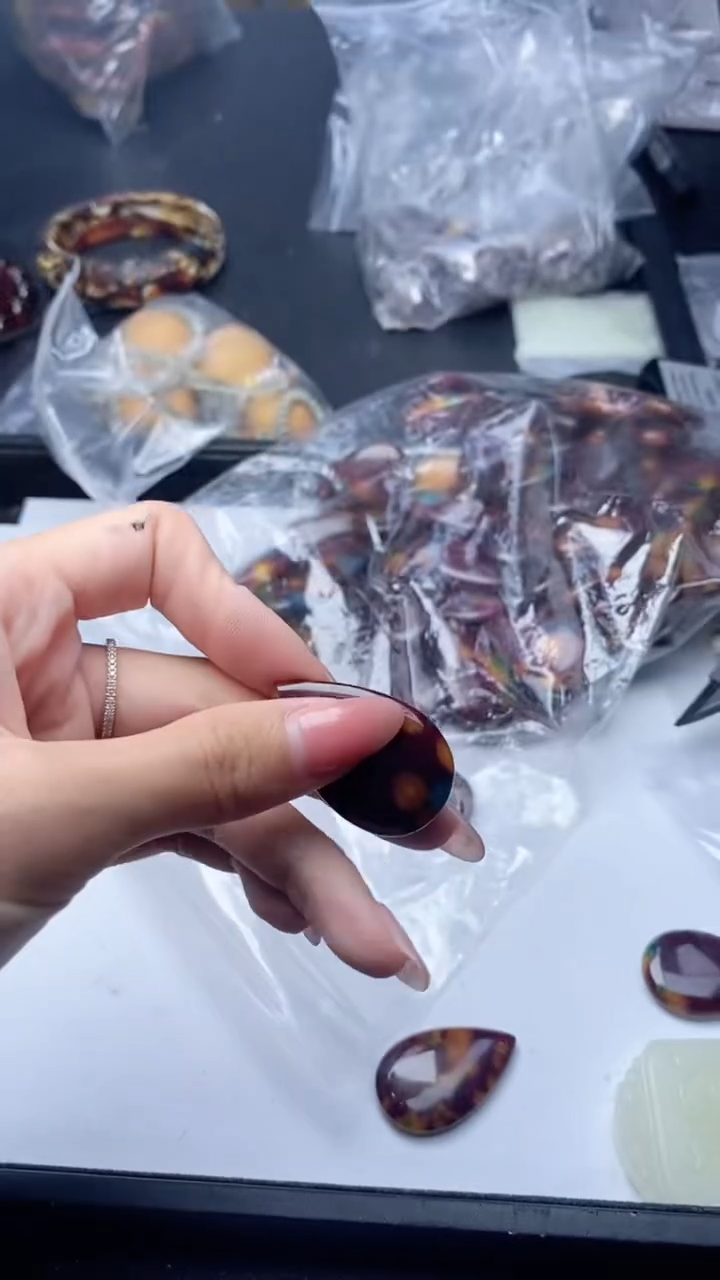 未镶嵌苏纪石（舒俱来）颈饰243