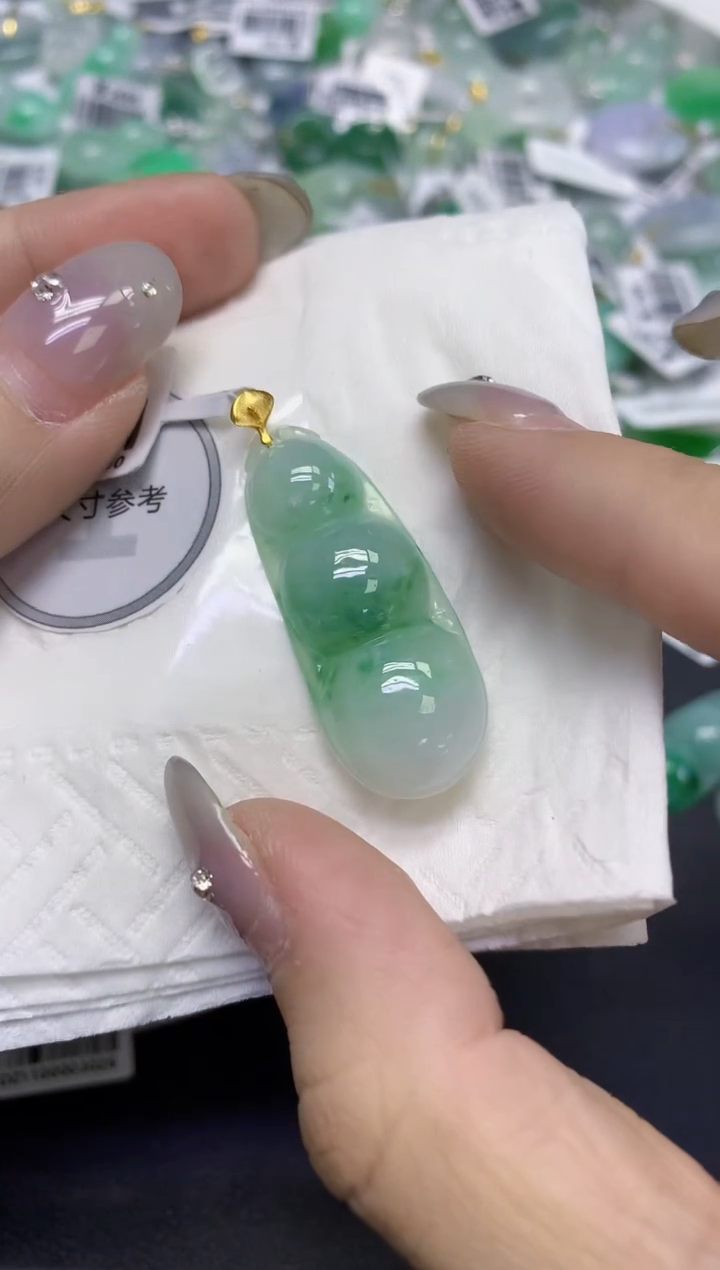 颈饰18K金镶嵌翡翠天然缅甸翡翠A货百元以上9元证书费自理