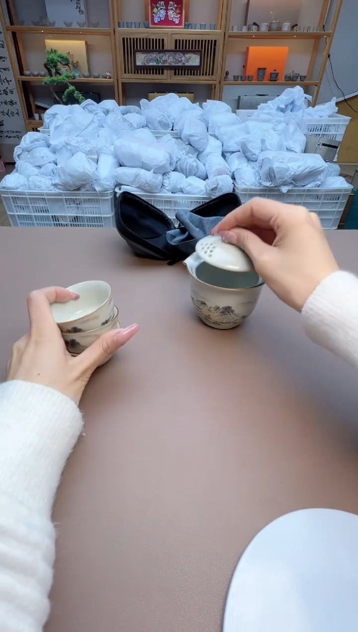 【闪购商品】摆件瓷制品S1111111111111