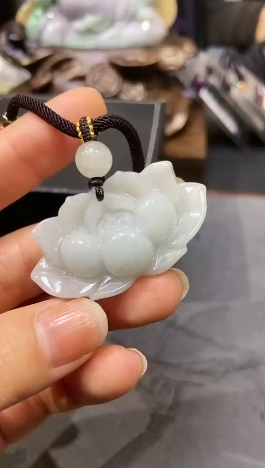 颈饰未镶嵌翡翠阿*呀翡翠