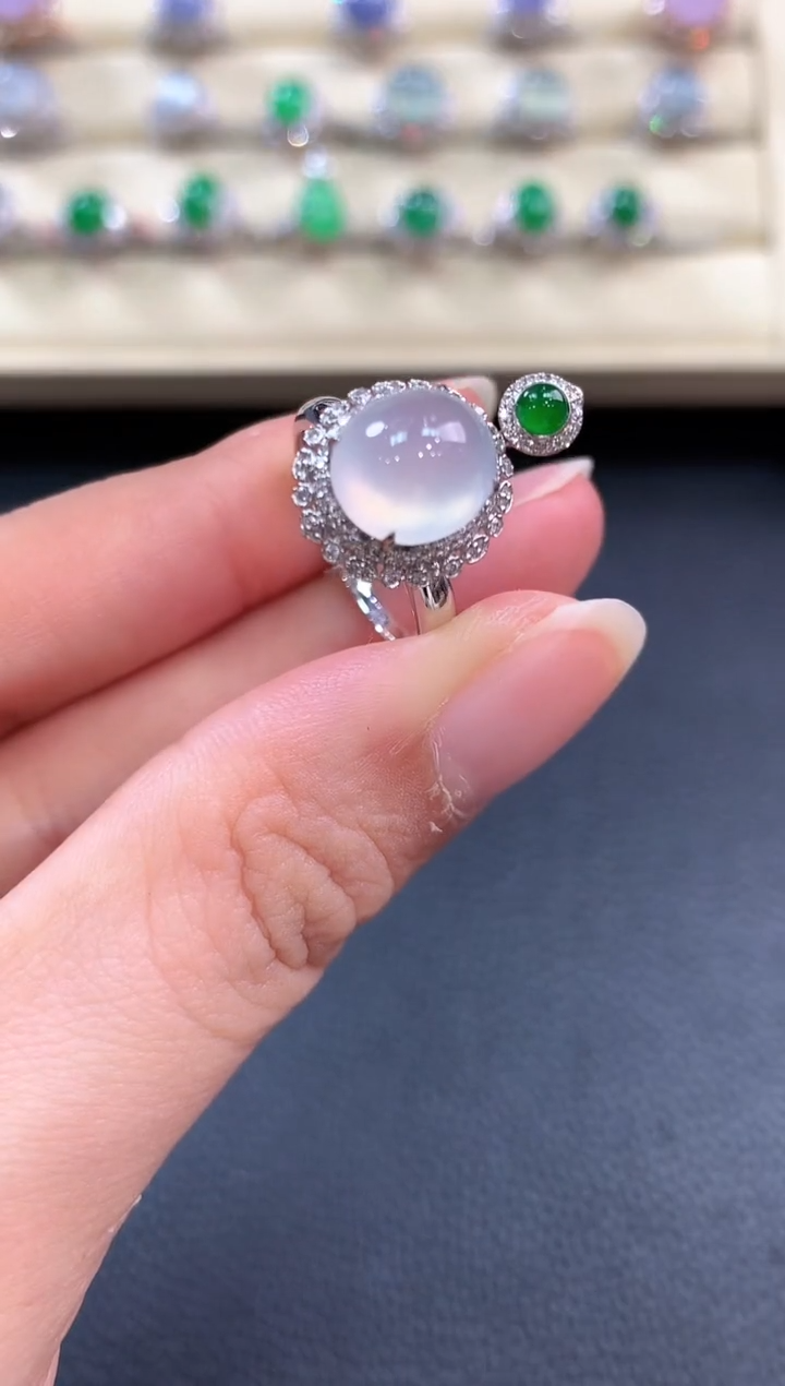 【闪购商品】翡翠戒指18K金镶嵌b79       