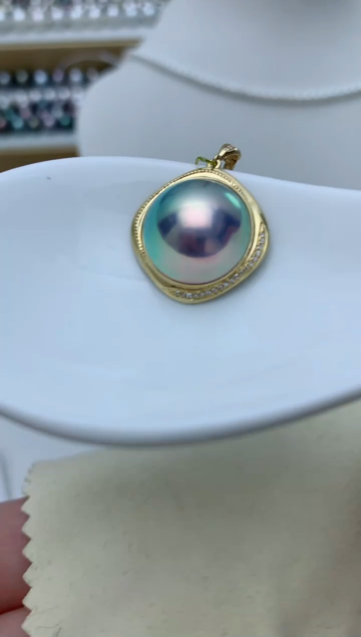 【闪购商品】拼合珍珠（马贝珠）颈饰18K金镶嵌q71