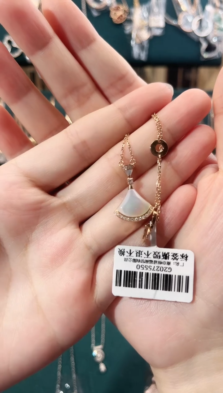 18K金镶嵌贝壳（贝母）套链18K金镶嵌 K玫裙子