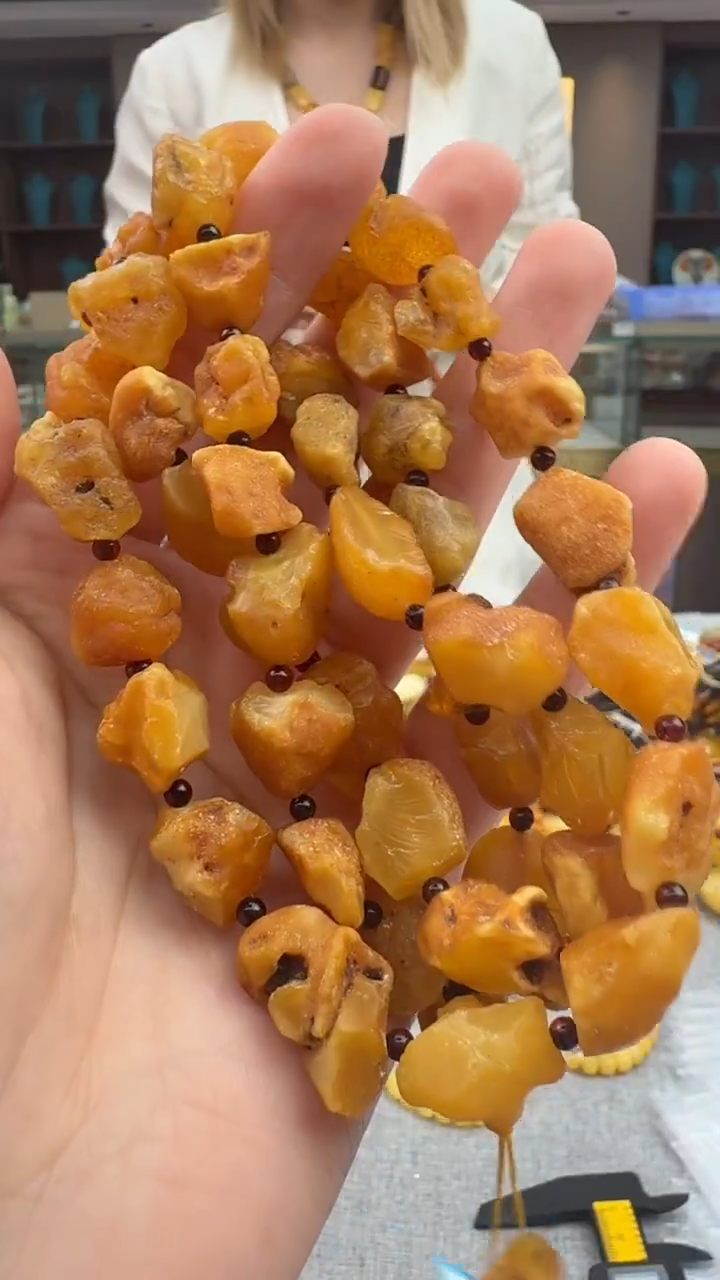 琥珀颈饰未镶嵌216秒拍号 假一罚三