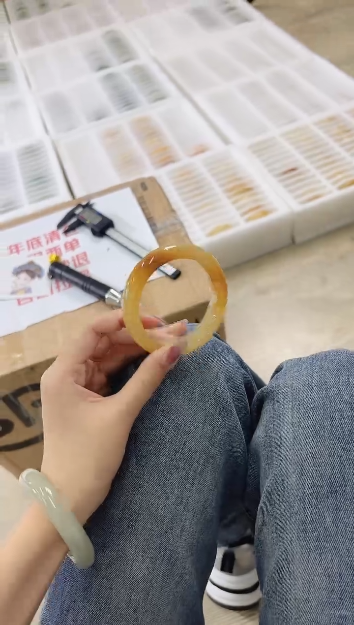 未镶嵌手镯石英质玉112-58HU