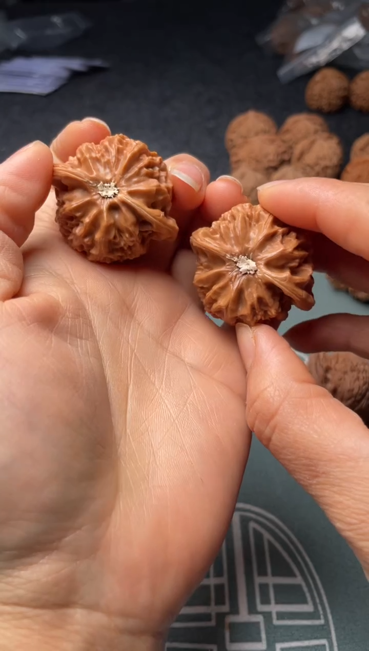 把件文玩核桃w215  宫灯 39尺