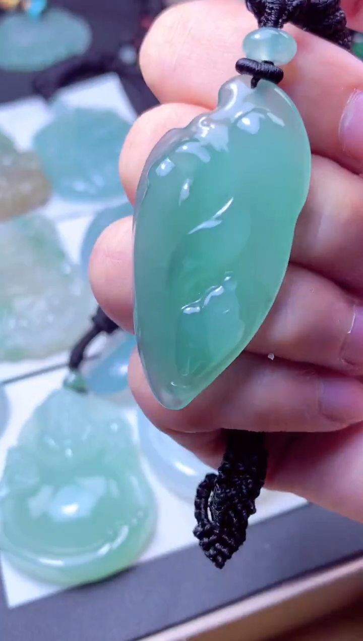 颈饰未镶嵌翡翠天然A货翡翠