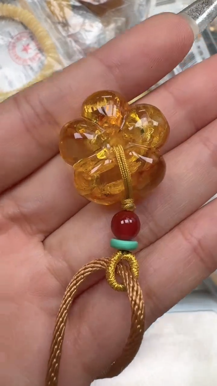 裸石琥珀未镶嵌如图