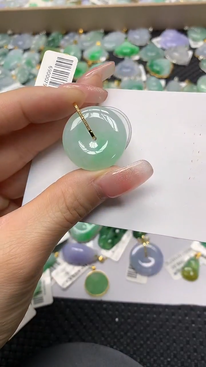 颈饰18K金镶嵌翡翠a货支持复检百元以上9元证书费自理