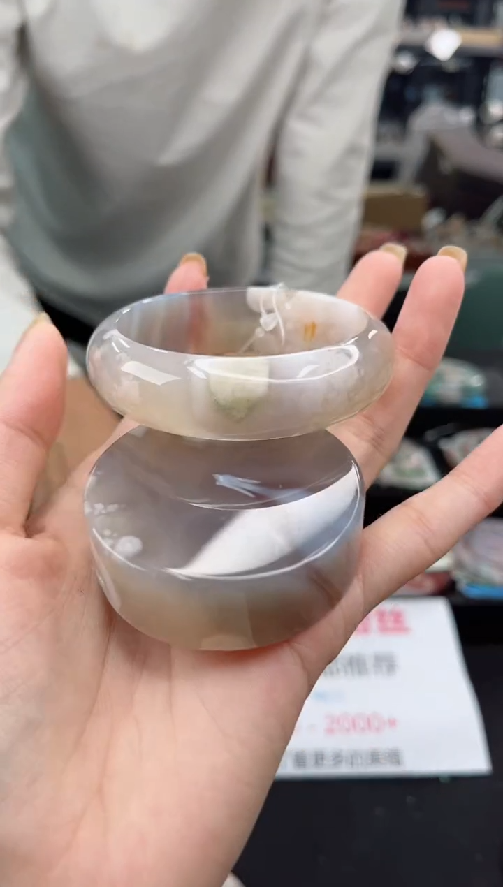 【闪购商品】石英质玉手镯未镶嵌54圈口（赠品镯心）1571034