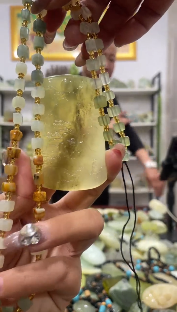 【闪购商品】岫玉吊坠未镶嵌            