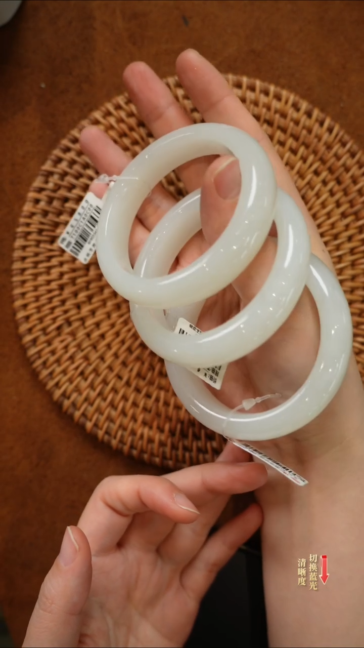 【闪购商品】和田玉手镯未镶嵌058（54-55圈口）多样性发一件