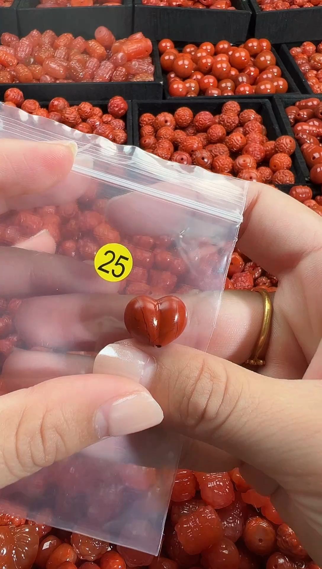 颈饰未镶嵌南红玛瑙1