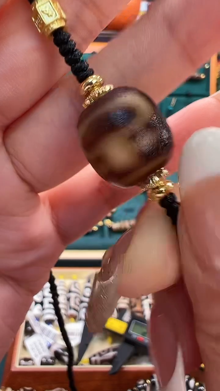 玛瑙/玉髓（覆膜）颈饰合金?****?7.（微瑕）