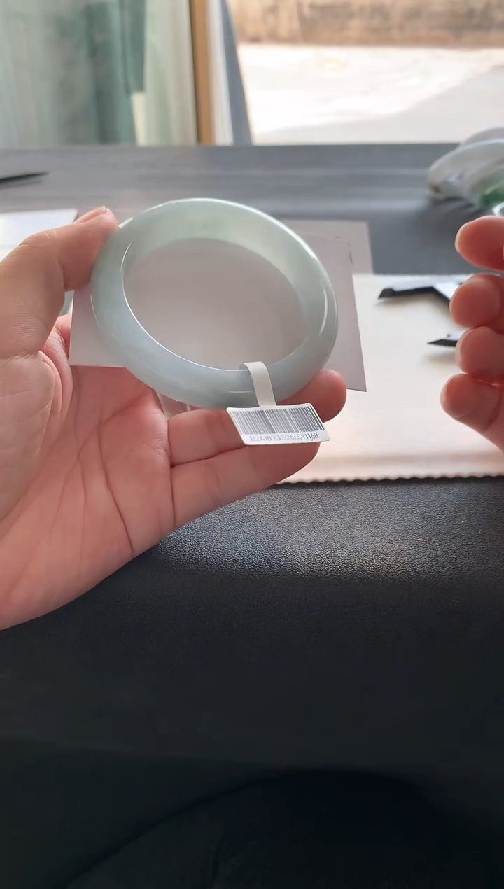 【闪购商品】翡翠手镯未镶嵌55.6正圈Y1168买断