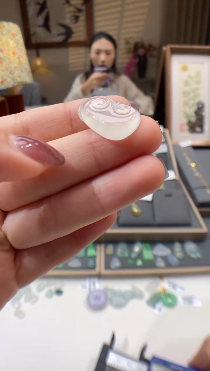 【闪购商品】翡翠颈饰未镶嵌如意