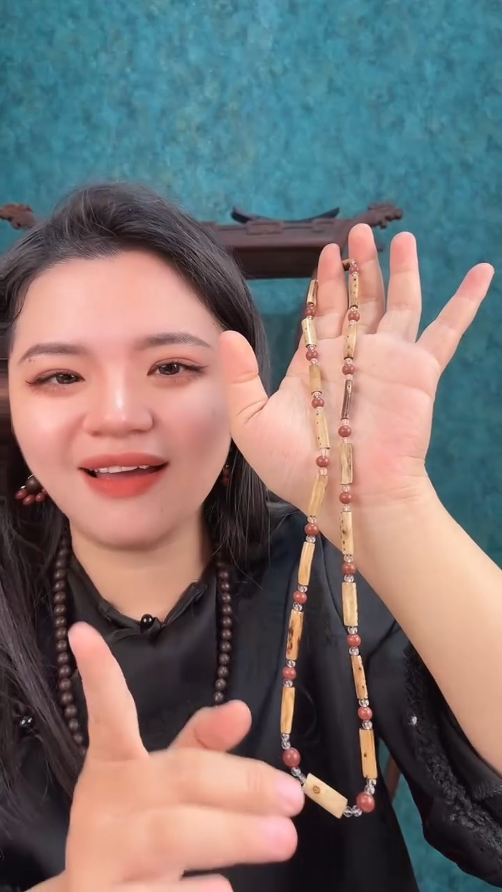 珠串红麝香方设计款脖挂链