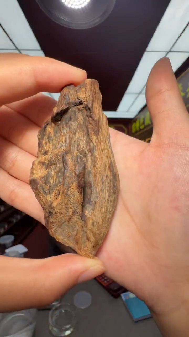 沉香吊坠乘***浪多样性发一