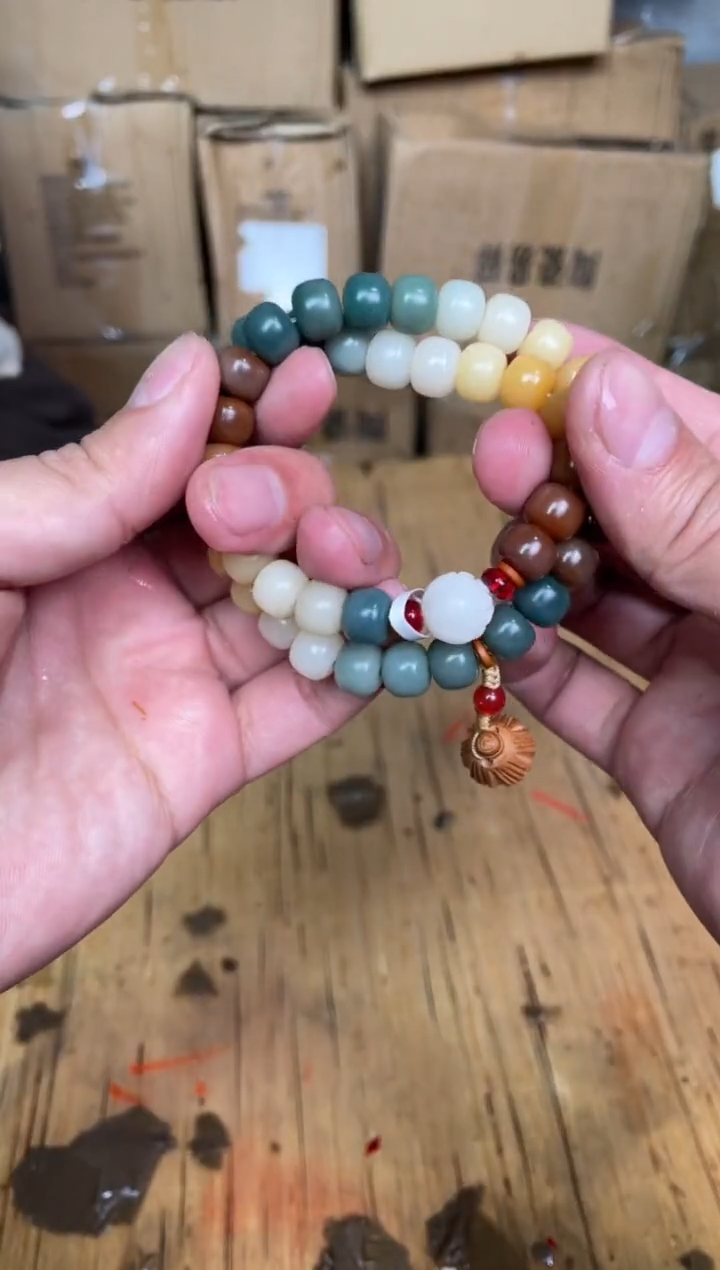 木质非金属捧月文创福利闪购商品无礼盒