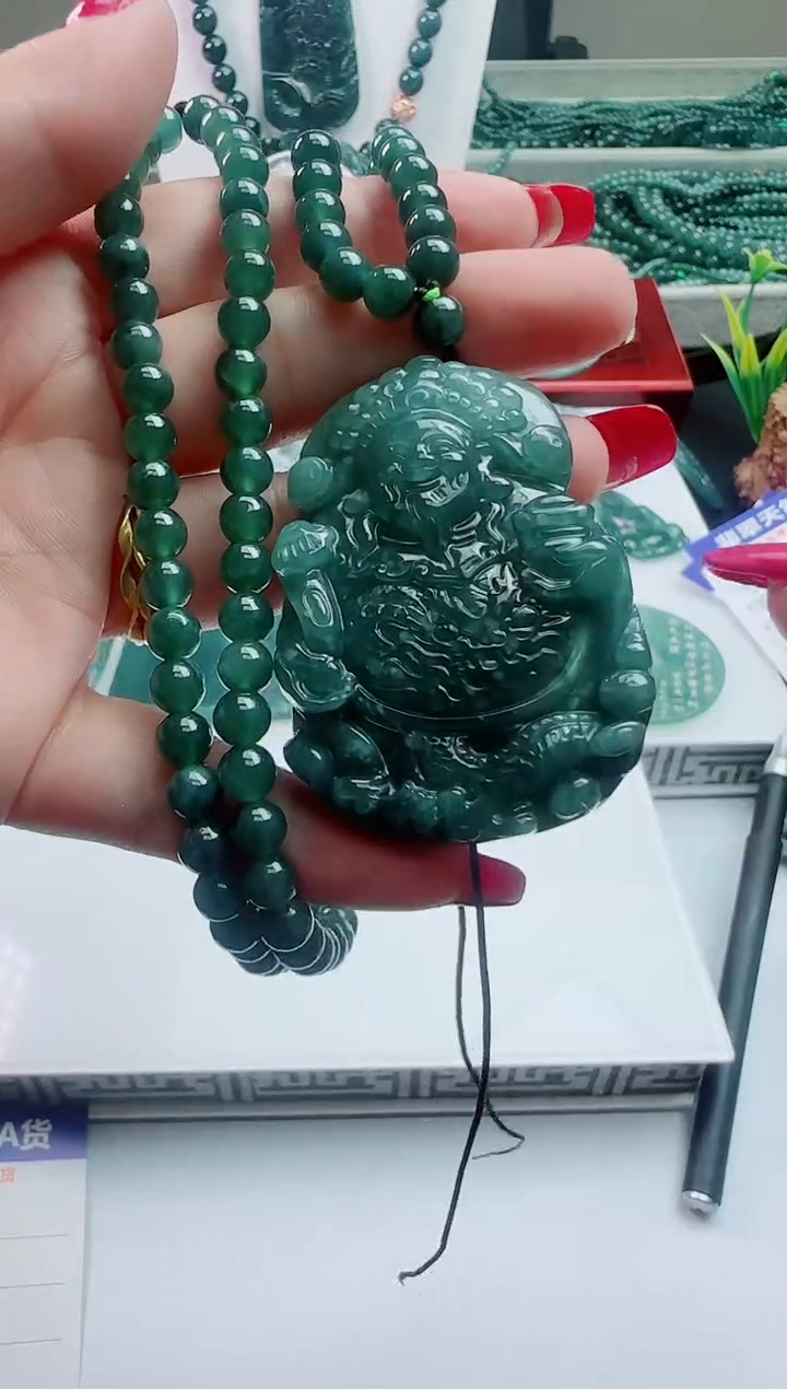 颈饰未镶嵌翡翠天然A货翡翠 多样性发其一