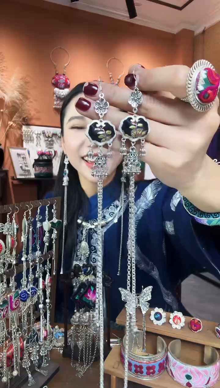 【闪购商品】刺绣纯手工民族风耳环