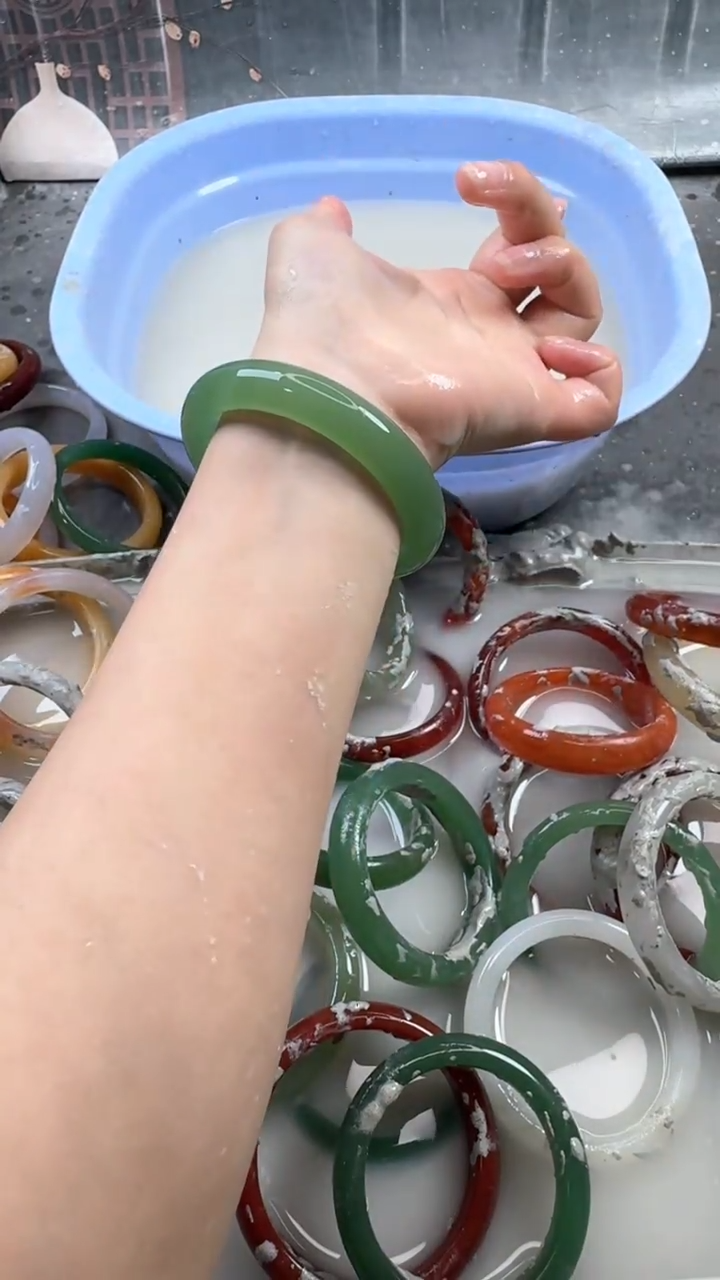 【闪购商品】石英质玉手镯未镶嵌107 6162